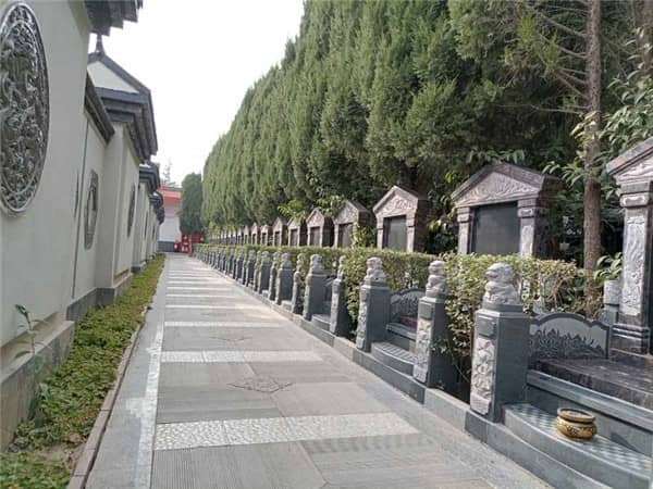 西安漢皇樹葬墓園的價(jià)格如何呢
