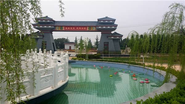 相比傳統(tǒng)的土葬，漢皇樹葬墓園的生態(tài)葬有哪些優(yōu)勢？