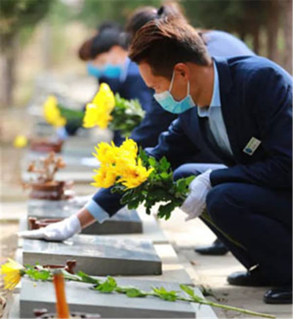 閻良漢皇樹葬墓園在殯葬改革方面有哪些貢獻(xiàn)？