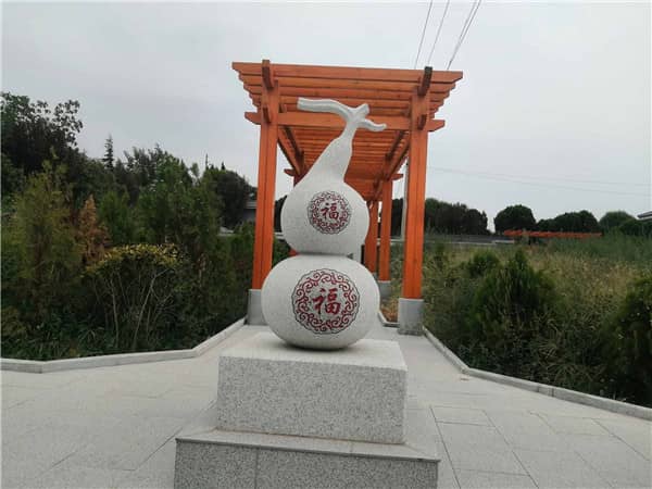 西安漢皇樹(shù)葬墓園提供的草坪葬方式有哪些特點(diǎn)?為何能成為家屬緬懷逝者的理想選擇?