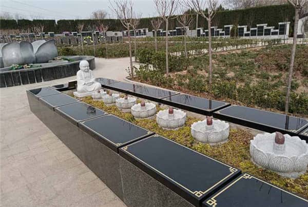 在西安市,有哪些樹葬墓園距離市區較近,且環境和服務相對較好?
