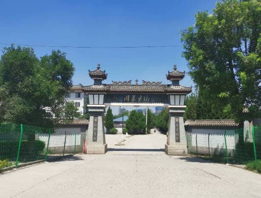 西安市西郊鎬京骨灰墓園在選擇墓位時(shí)有哪些注意事項(xiàng)？