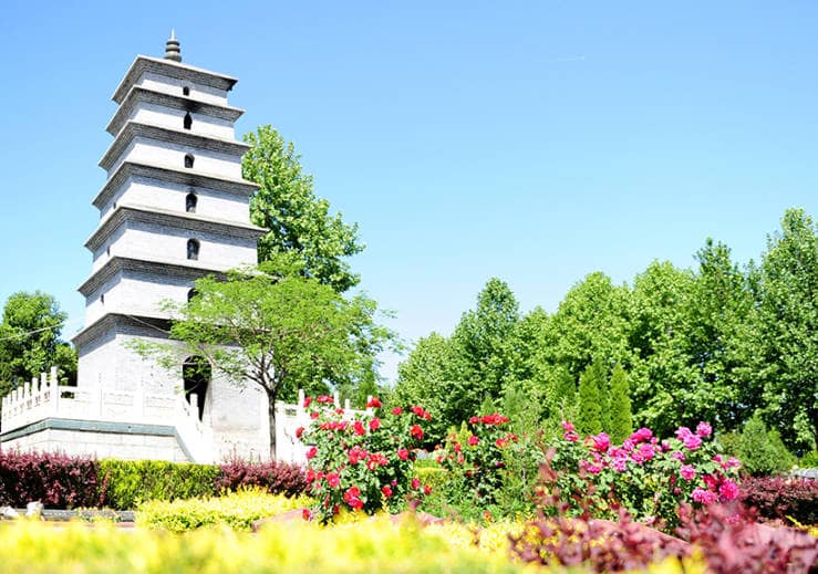 西安鳳棲山墓園的花壇葬服務有哪些特點?