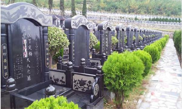 如何通過(guò)公共交通方式到達(dá)壽陽(yáng)山公墓,有哪些需要注意的事項(xiàng)?