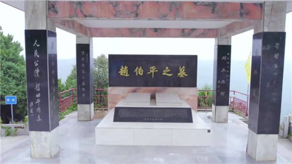 從西安市內(nèi)前往壽陽山公墓,除了公交線路外還有哪些便捷的交通方式?