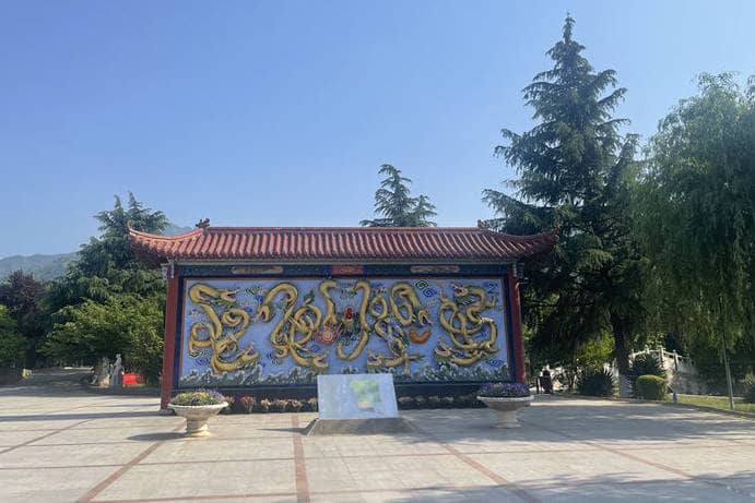 西安慈恩園在提供墓葬服務時,如何體現對顧客的關懷?