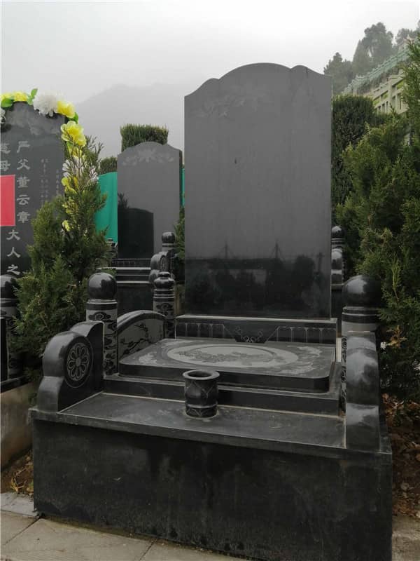 西安九龍山公墓與灃都苑生命紀念園相比，有哪些獨特的優勢？