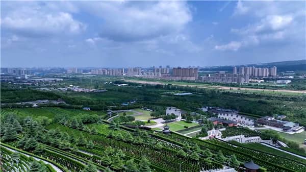 西安霸陵墓園有哪些特色？