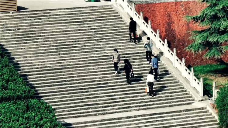 西安新霸陵墓地電話，真情服務保障！