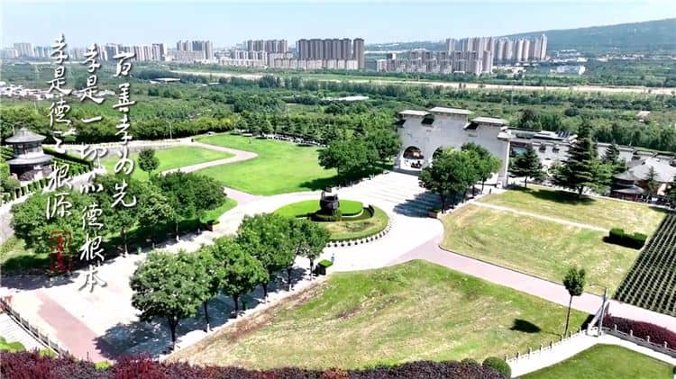 西安霸陵墓園的地理位置和交通便利性如何？