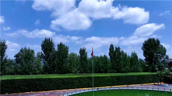 西安市霸陵墓園新區(qū),銘刻愛與思念