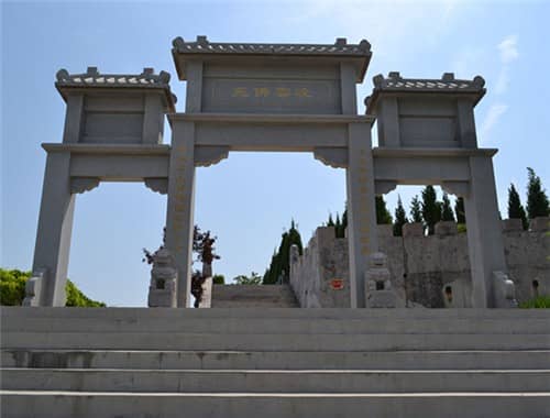 高橋墓園的合法性如何?它在西安公墓市場中的定位是怎樣的?