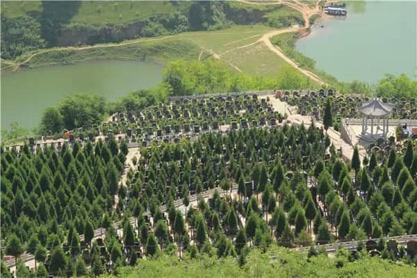 西安高橋墓園分區(qū)圖，以時(shí)光為友