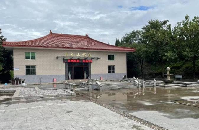 臥龍山福園的經營理念與文化特色是什么?